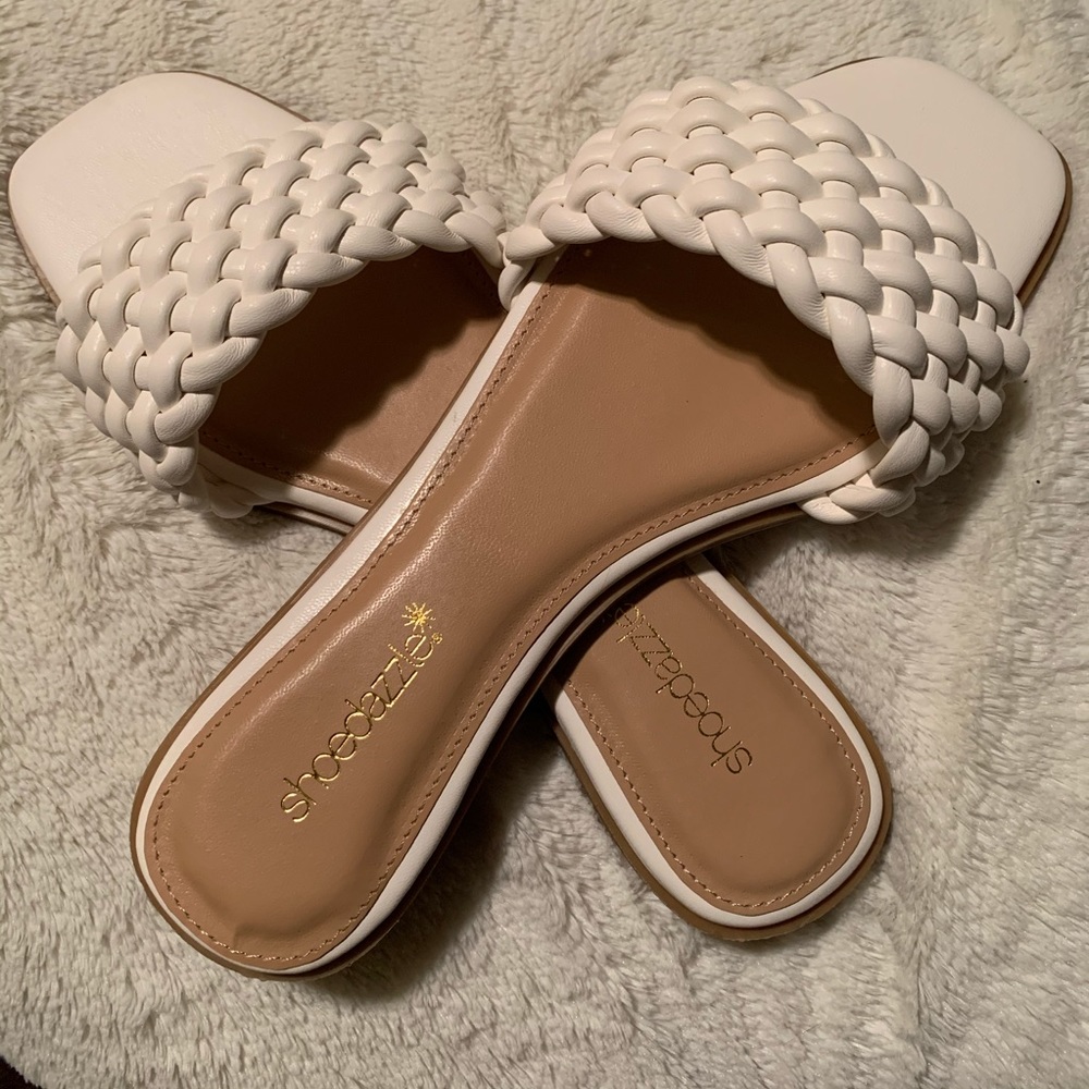 Super cute white sandals
